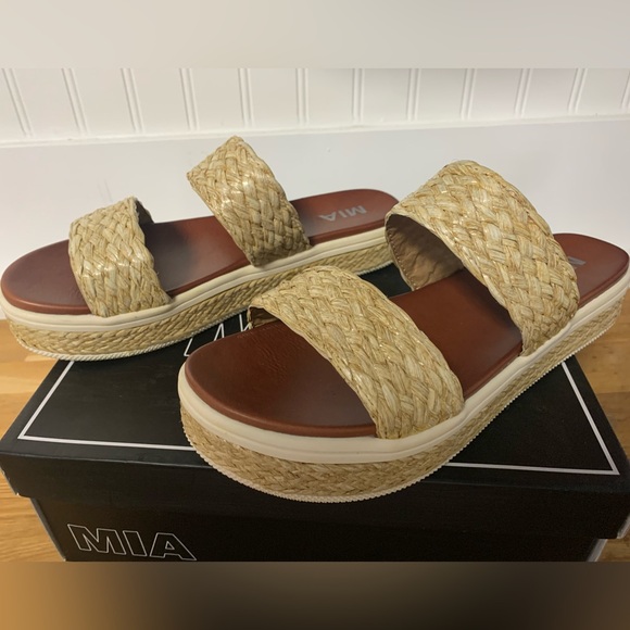 Brand new Mia Raffia Platform Sandals - Picture 1 of 6